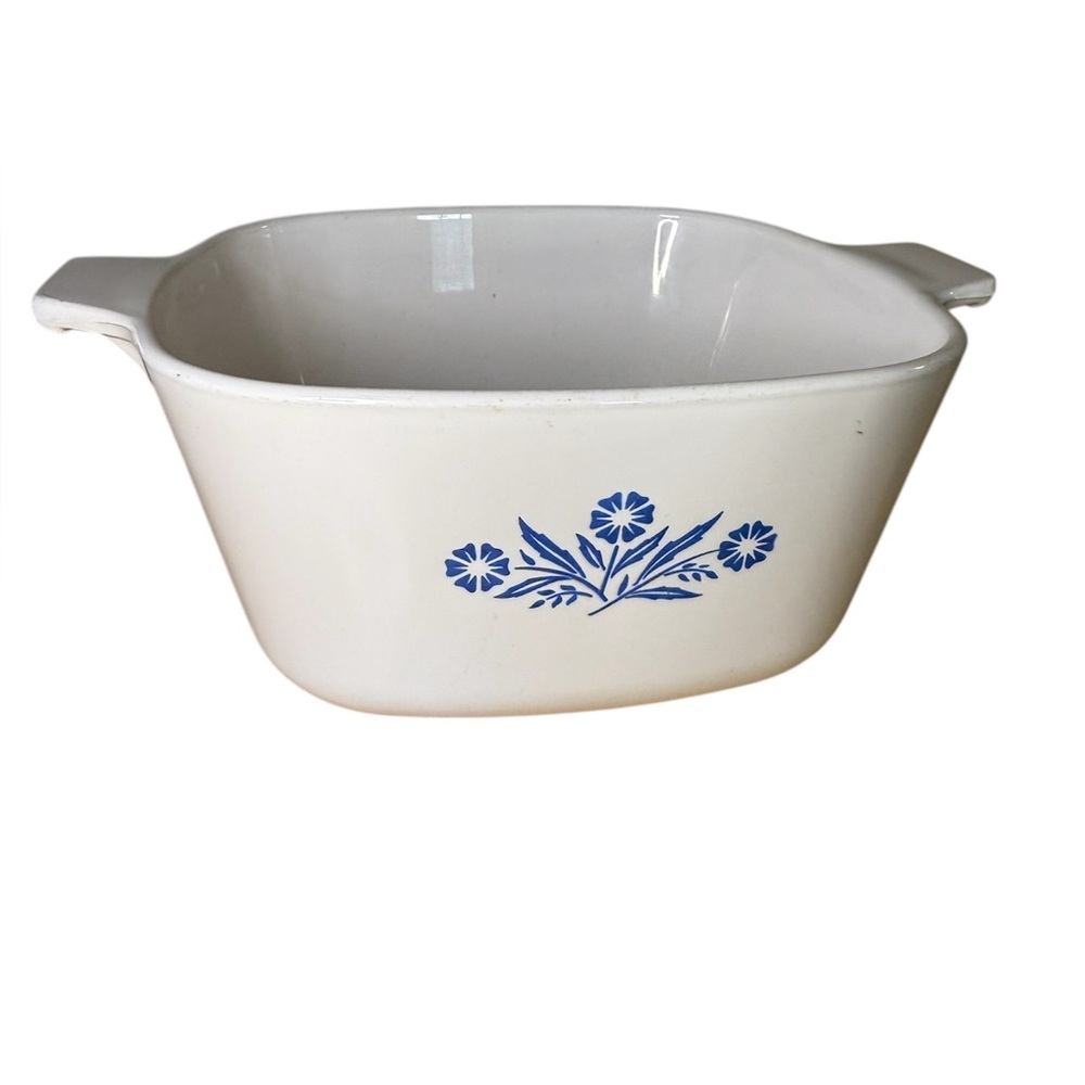 Corningware vintage 1960s Cornflower Blue pattern 1 3/4 quart baking dish